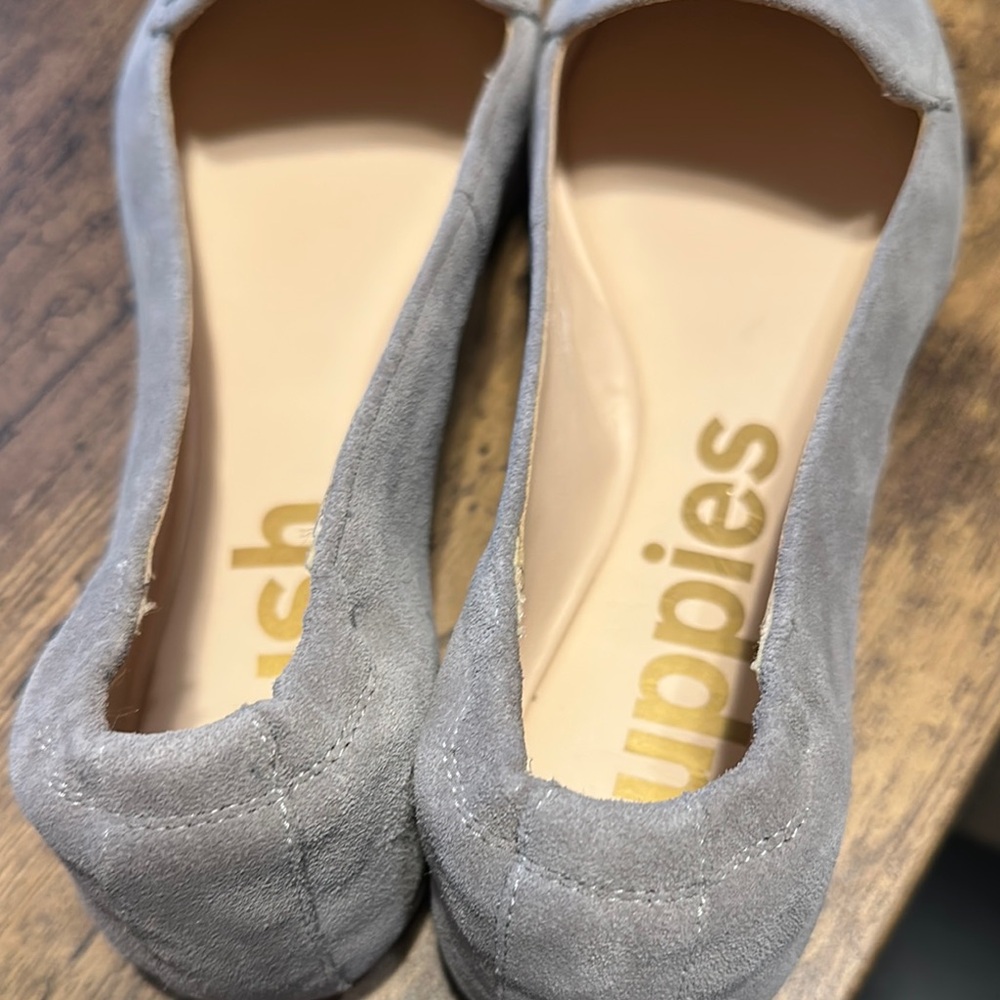 Hush Puppies Women's Gray Suede Flats